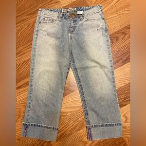 Mudd Capri’s